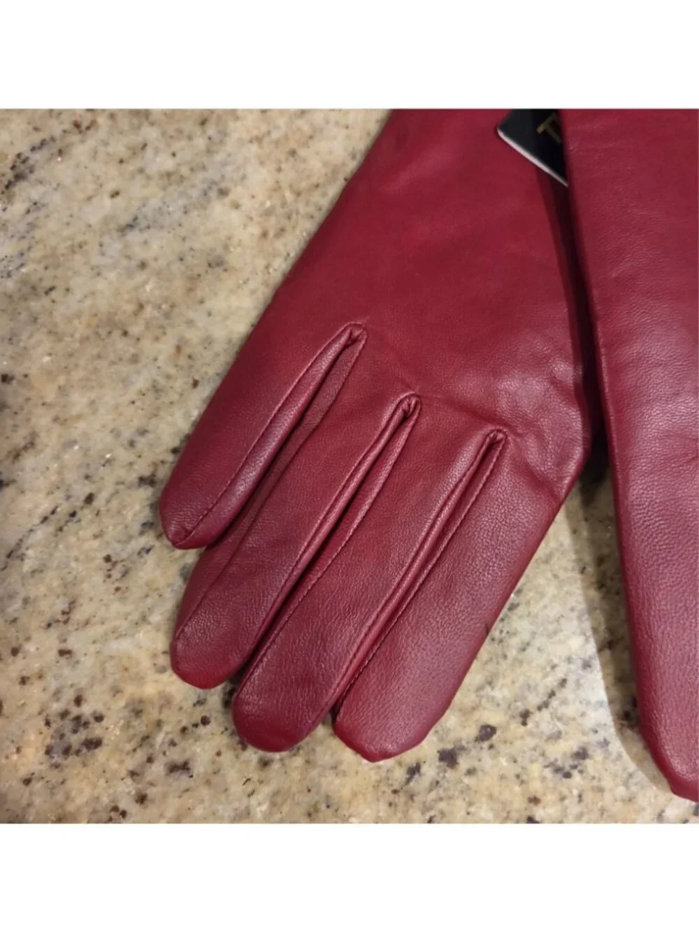 New! Isotoner Womens 7.5 /M Red Leather Gloves Thinsulate Lined 40 gram 88325